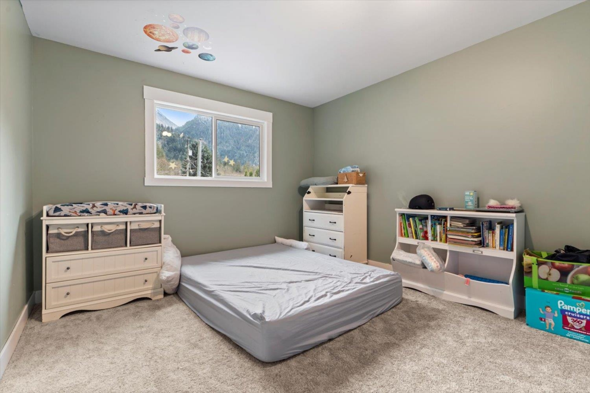 Guest Bathroom Photo of 63895 Old Yale Road, Hope, BC