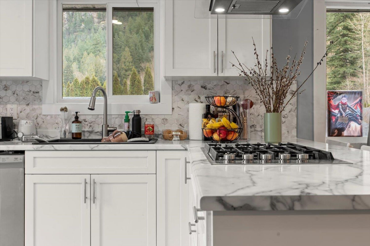 Kitchen Photo of 63895 Old Yale Road, Hope, BC