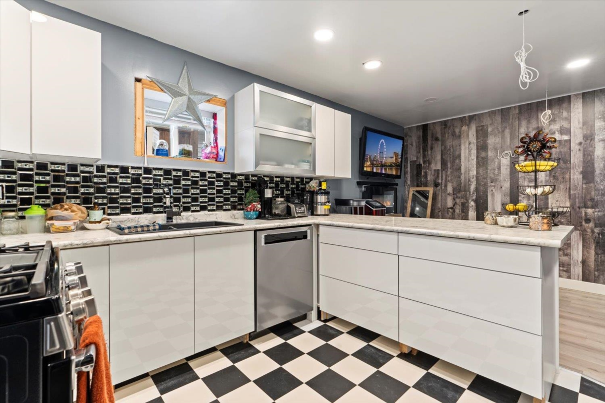 Loft / Bonus Room Photo of 63895 Old Yale Road, Hope, BC