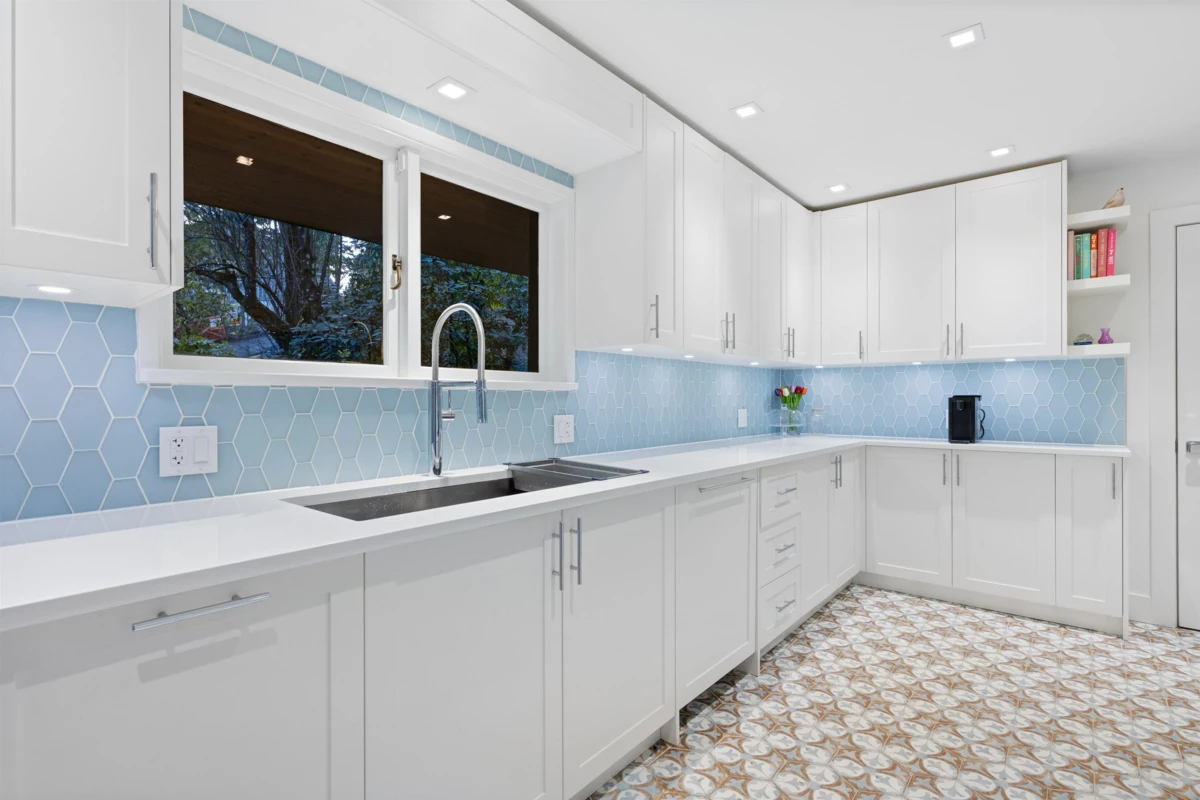 Breakfast Nook Photo of 4411 Stone Crescent, West Vancouver, BC