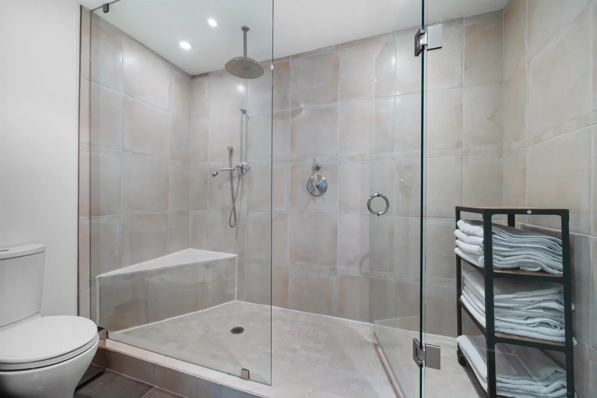 Entry Foyer Photo of 4411 Stone Crescent, West Vancouver, BC