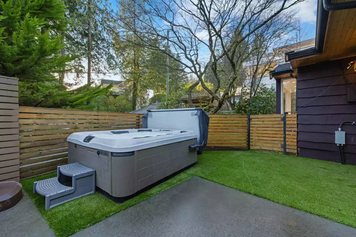 Outdoor Kitchen Photo of 4411 Stone Crescent, West Vancouver, BC