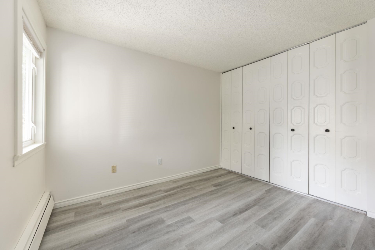 Kitchen Island Photo of 215 830 E 7th Avenue, Vancouver, BC