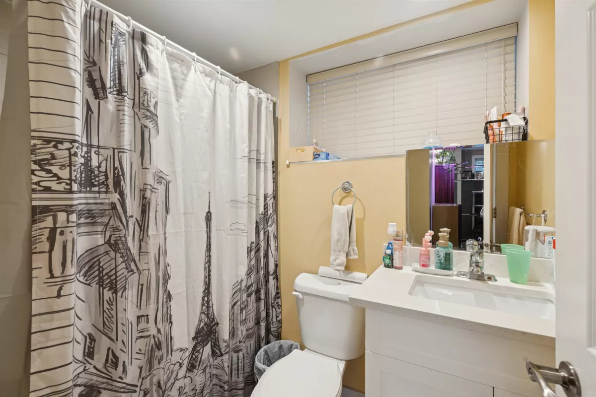 Mudroom Photo of 16388 88 Avenue, Surrey, BC