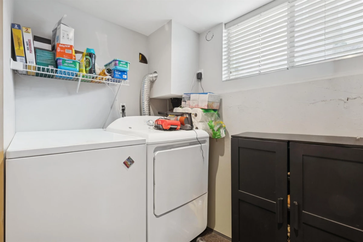 Staircase Photo of 16388 88 Avenue, Surrey, BC