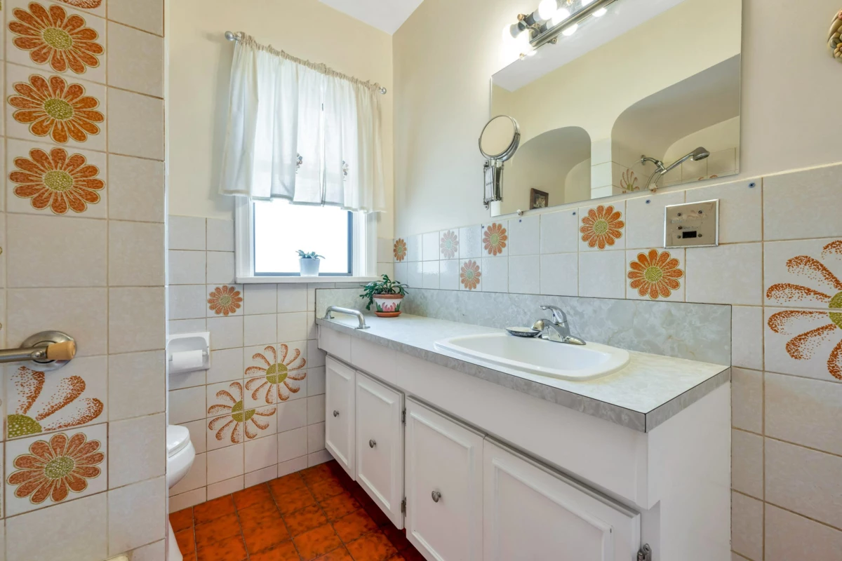 Primary Bedroom Photo of 3778 Triumph Street, Burnaby, BC