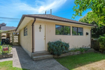 Office / Den Photo of 3778 Triumph Street, Burnaby, BC