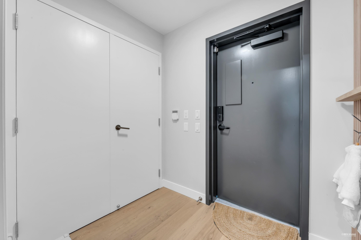 Guest Bathroom Photo of 101 5007 Ash Street, Vancouver, BC