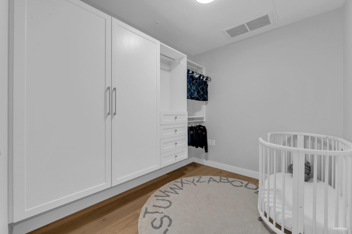 Walk-In Closet Photo of 101 5007 Ash Street, Vancouver, BC