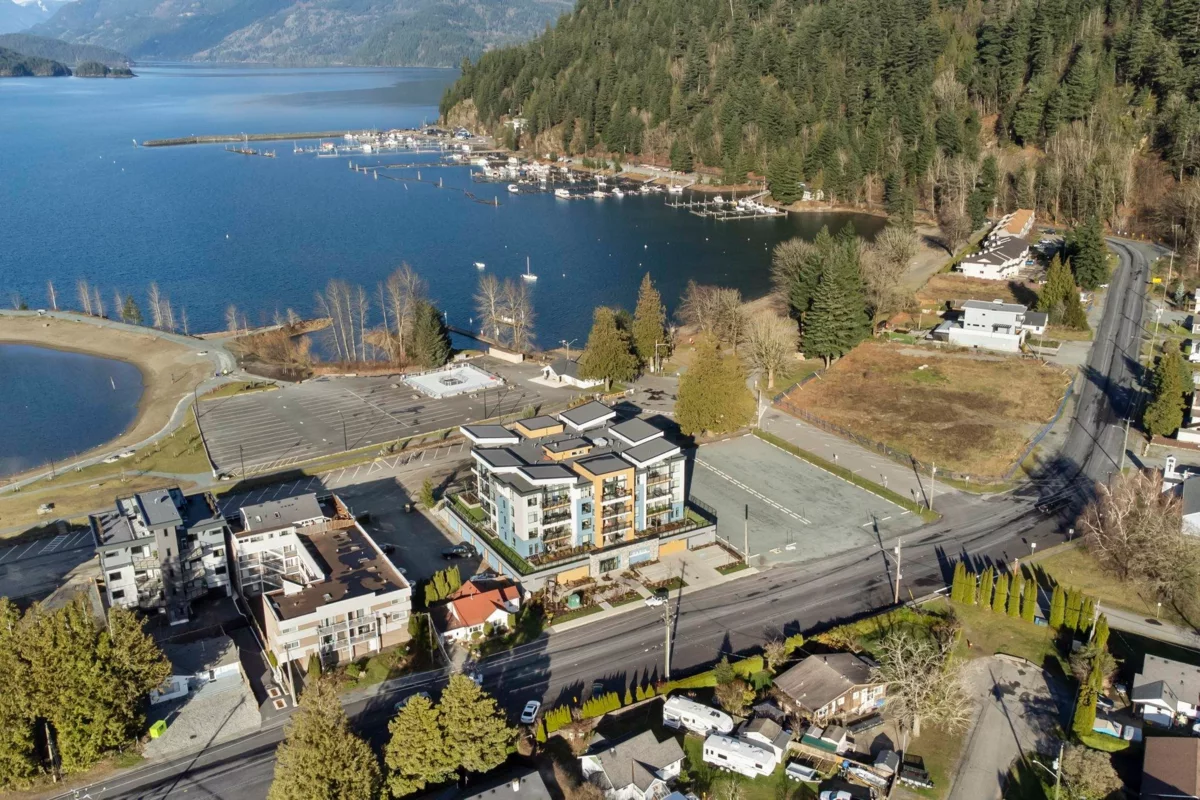 Backyard Photo of 307 470 Esplanade Avenue, Harrison Hot Springs, BC