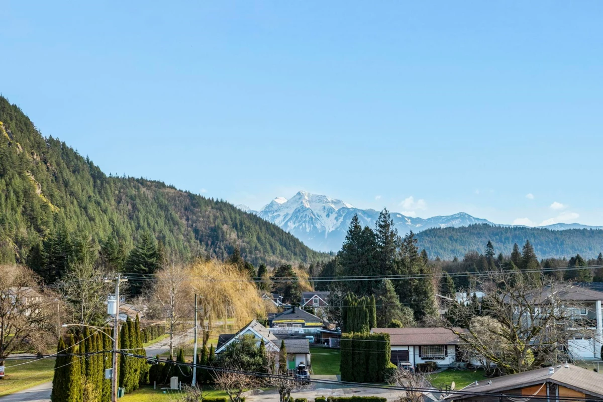 Bedroom 3 Photo of 307 470 Esplanade Avenue, Harrison Hot Springs, BC