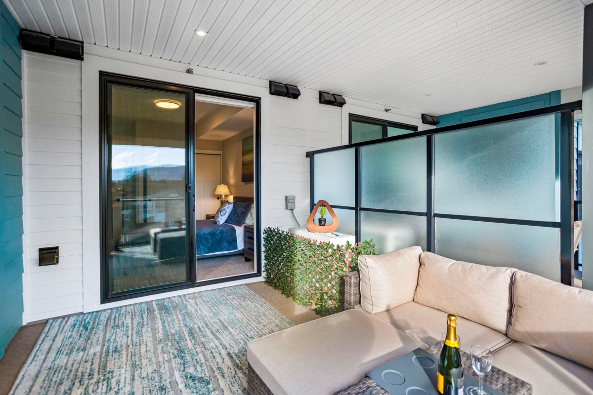 Guest Bathroom Photo of 307 470 Esplanade Avenue, Harrison Hot Springs, BC