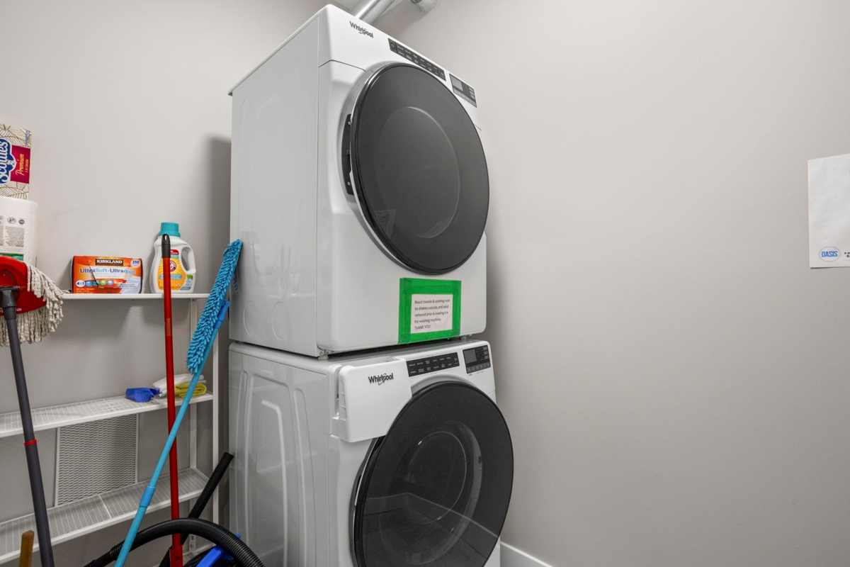 Hallway Photo of 307 470 Esplanade Avenue, Harrison Hot Springs, BC