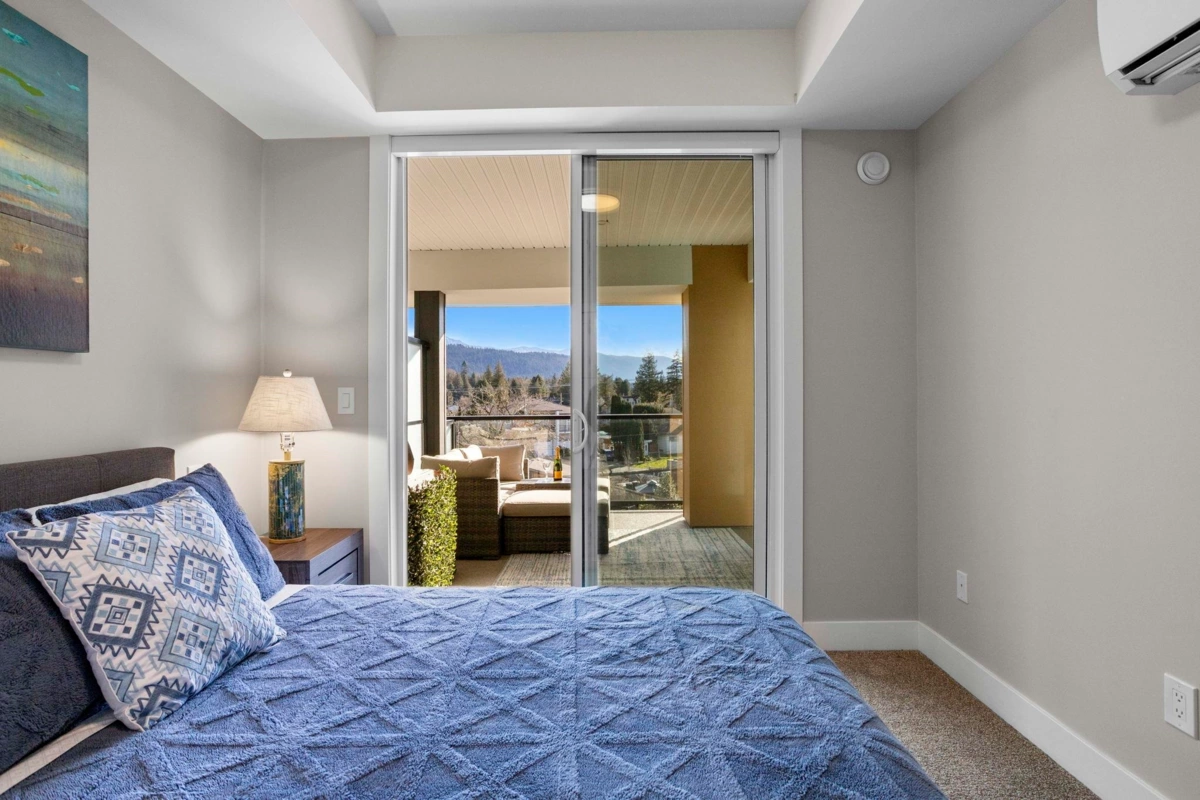 Powder Room Photo of 307 470 Esplanade Avenue, Harrison Hot Springs, BC