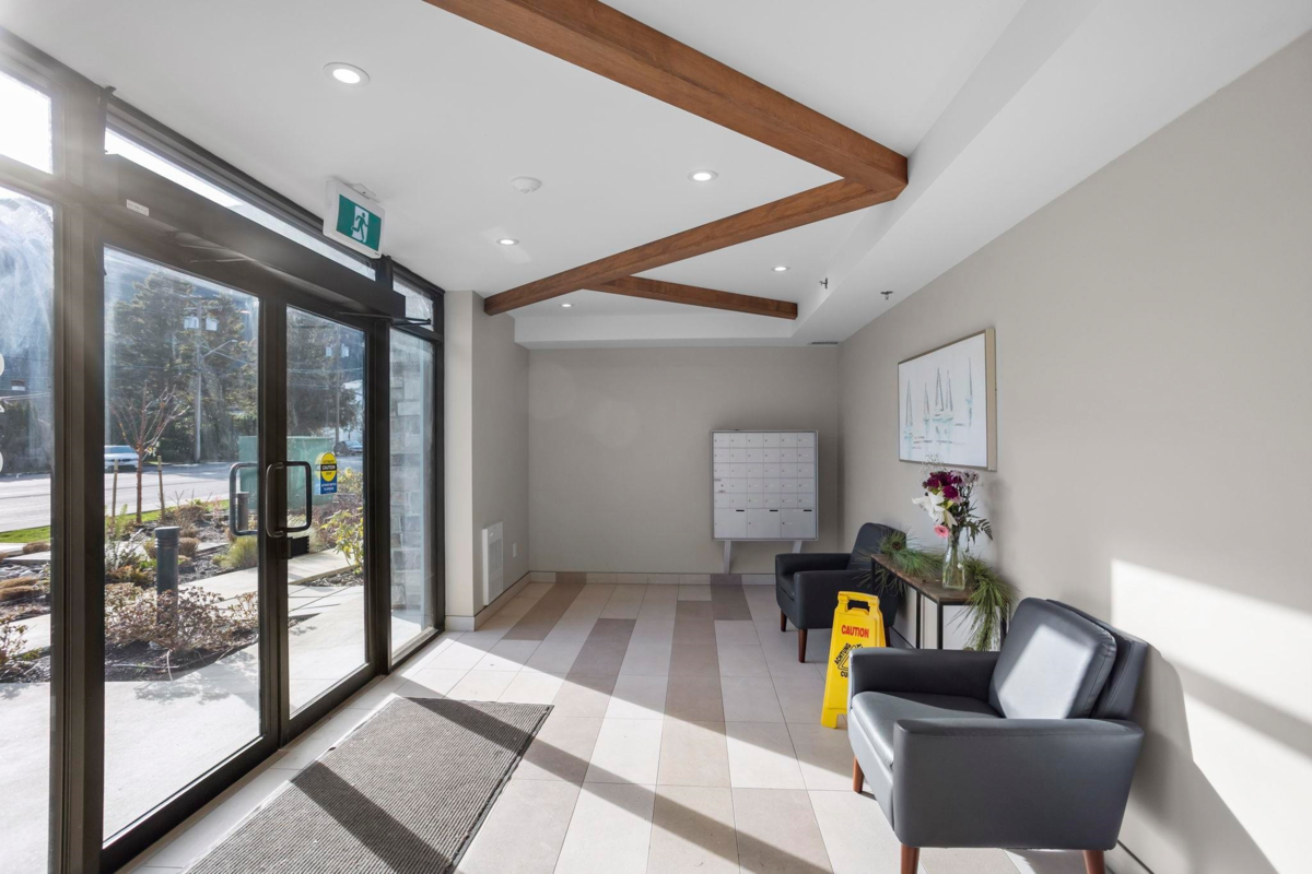 Staircase Photo of 307 470 Esplanade Avenue, Harrison Hot Springs, BC