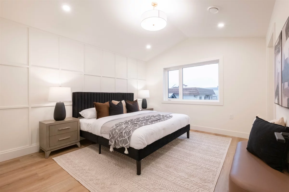 Primary Bathroom Photo of 2665 E Pender Street, Vancouver, BC