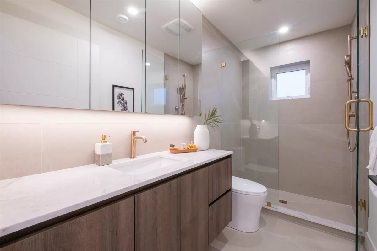 Walk-In Closet Photo of 2665 E Pender Street, Vancouver, BC