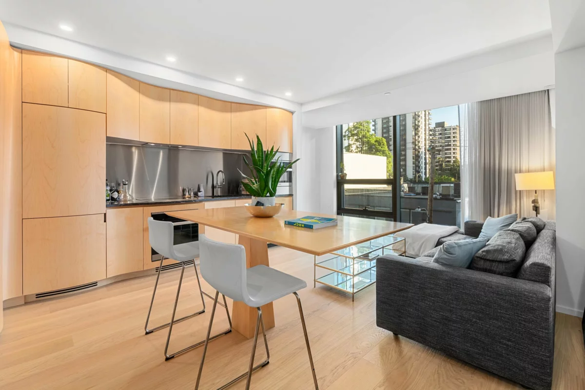Dining Area Photo of 501 1568 Alberni Street, Vancouver, BC