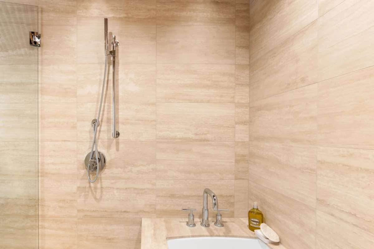 Guest Bathroom Photo of 501 1568 Alberni Street, Vancouver, BC