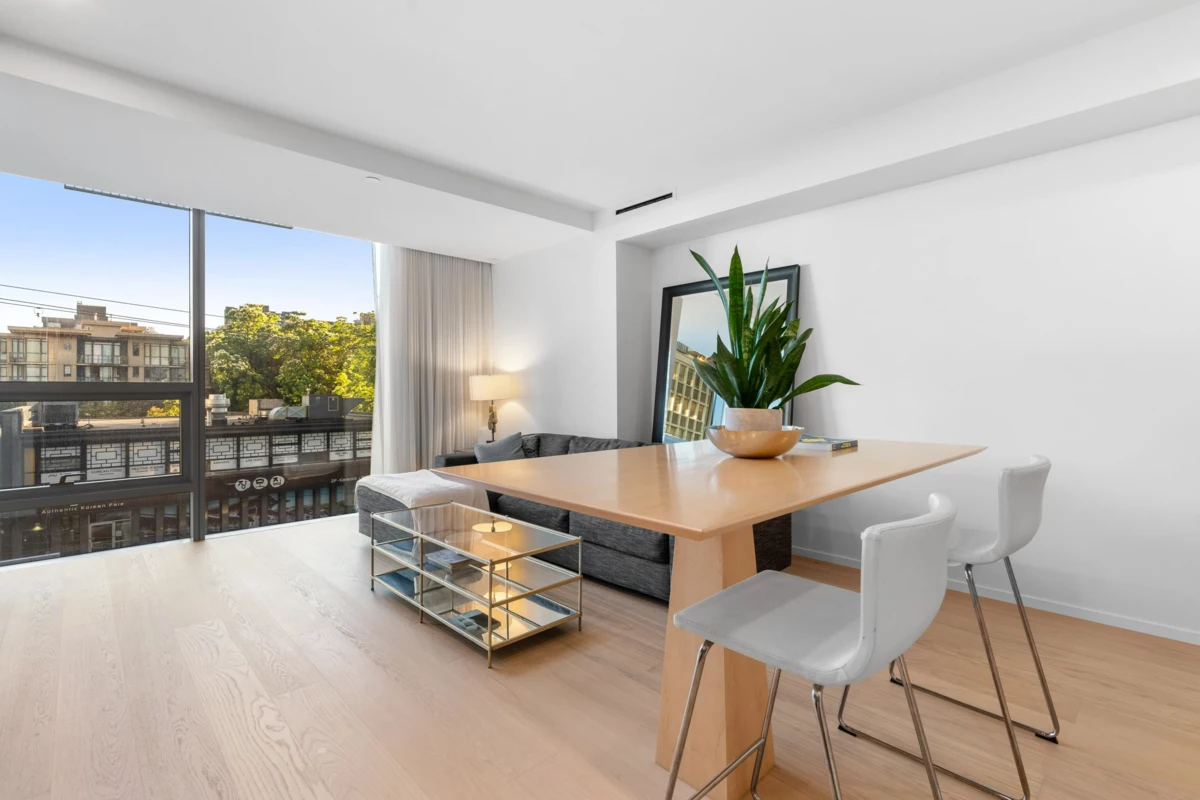 Kitchen Island Photo of 501 1568 Alberni Street, Vancouver, BC