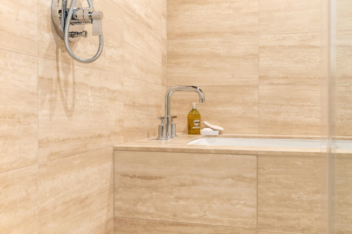 Powder Room Photo of 501 1568 Alberni Street, Vancouver, BC