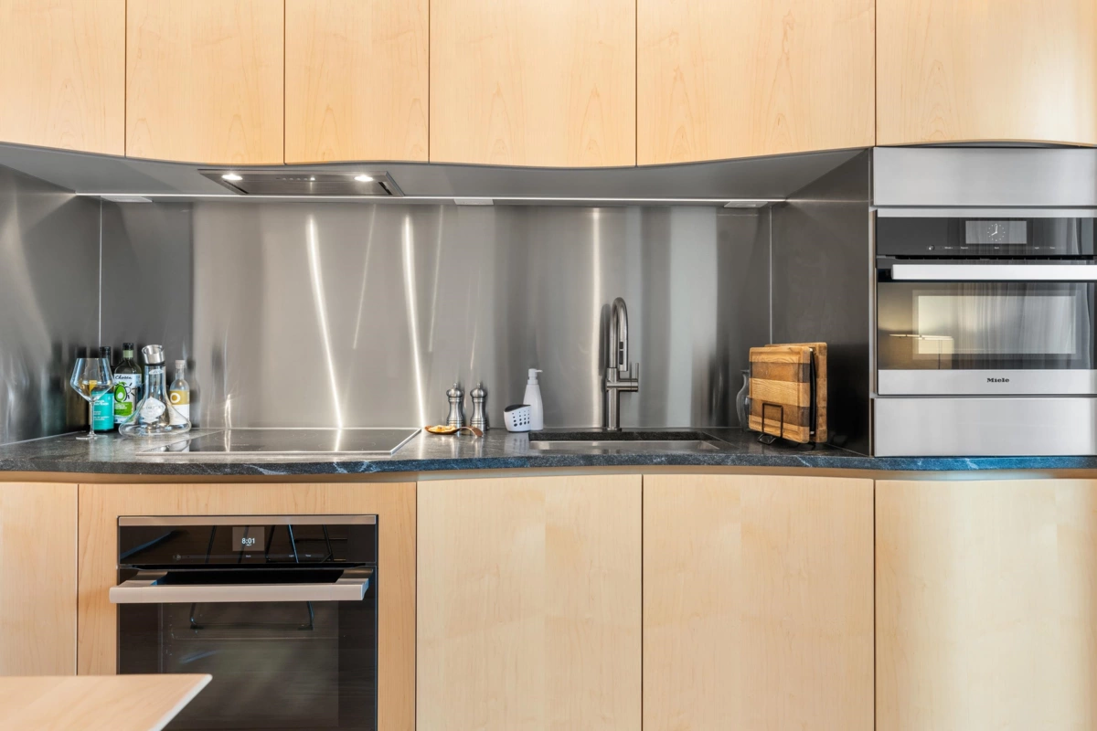 Primary Bathroom Photo of 501 1568 Alberni Street, Vancouver, BC