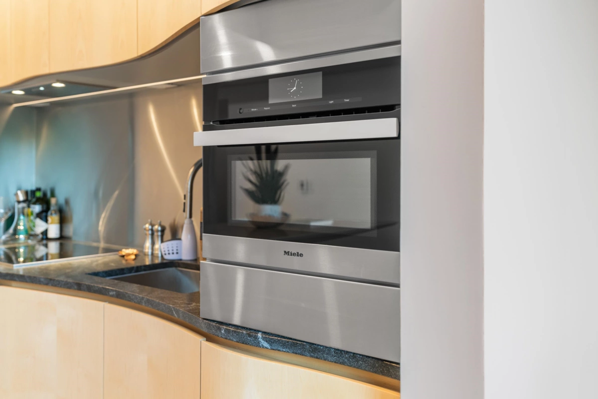 Walk-In Closet Photo of 501 1568 Alberni Street, Vancouver, BC