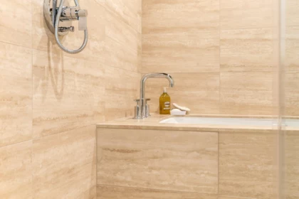 Powder Room Photo of 501 1568 Alberni Street, Vancouver, BC