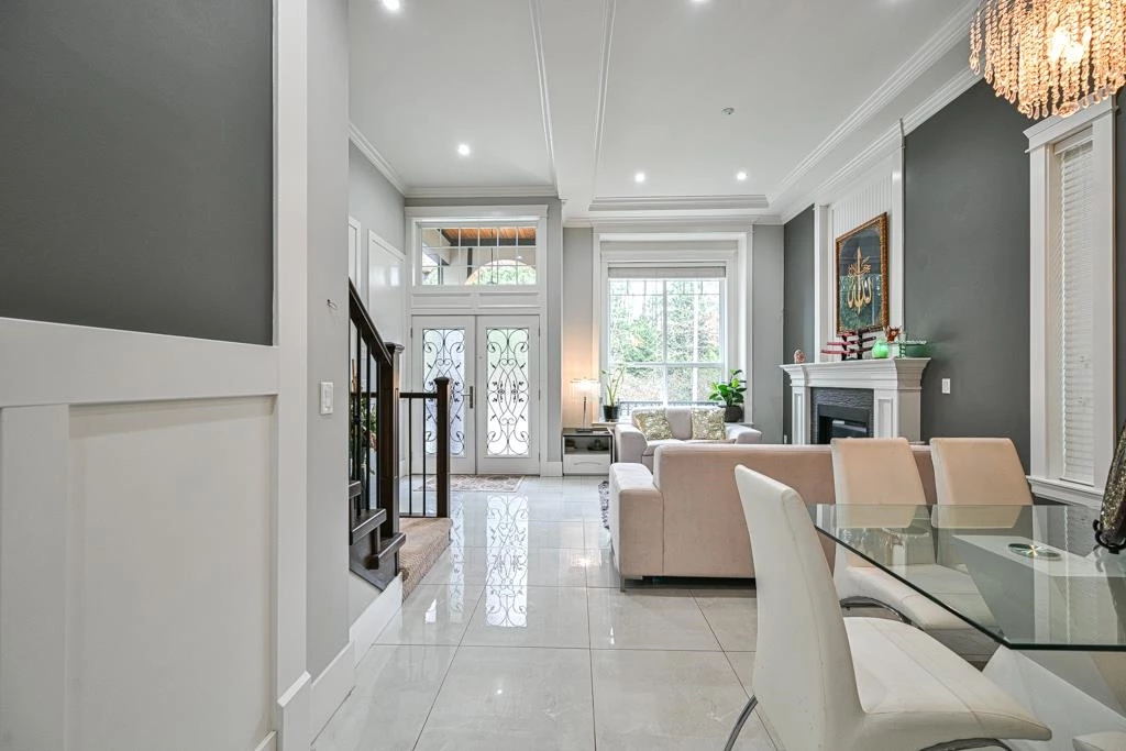 Living Room Photo of 5916 139 Street, Surrey, BC