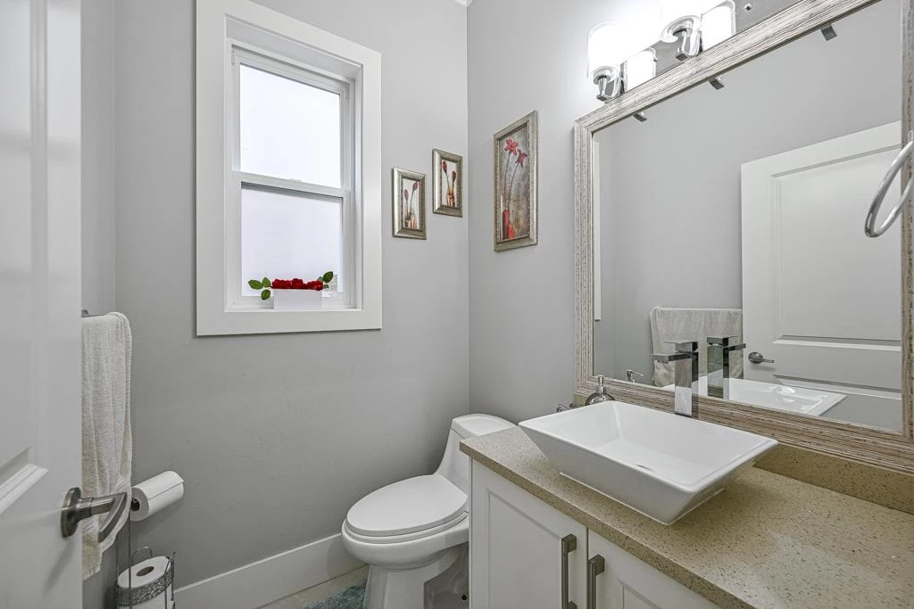 Mudroom Photo of 5916 139 Street, Surrey, BC