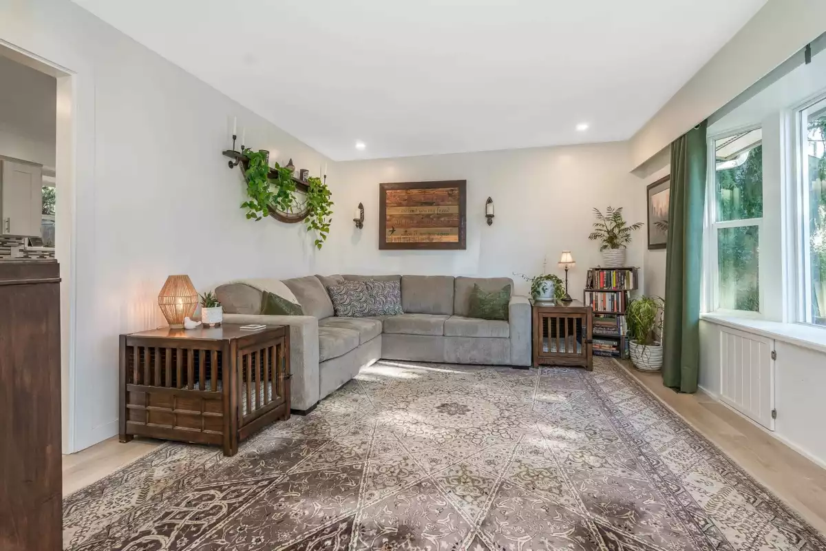 Dining Area Photo of 32495 Mcrae Avenue, Mission, BC