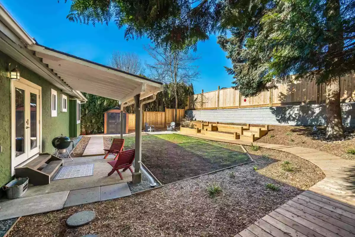 Garden / Landscaping Photo of 32495 Mcrae Avenue, Mission, BC