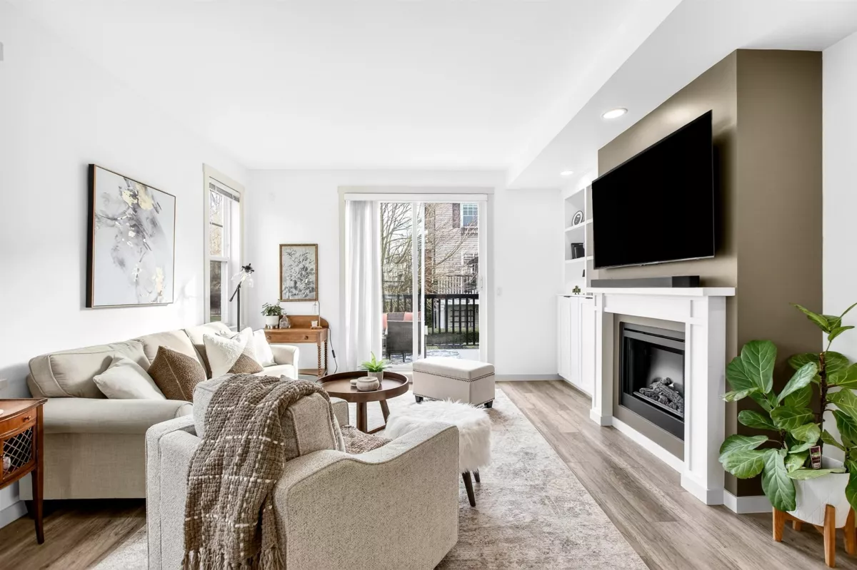 Family Room Photo of 23 18983 72a Avenue, Surrey, BC