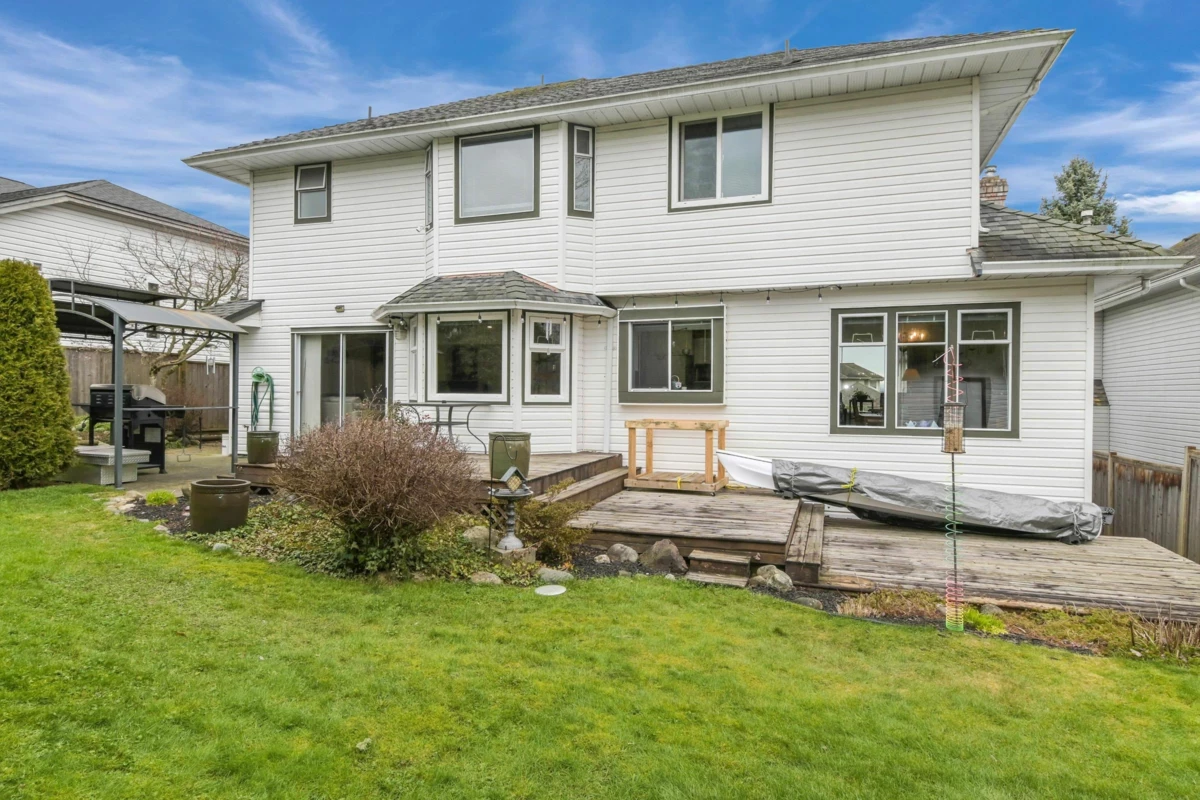 Front Yard Photo of 6175 191 Street, Surrey, BC