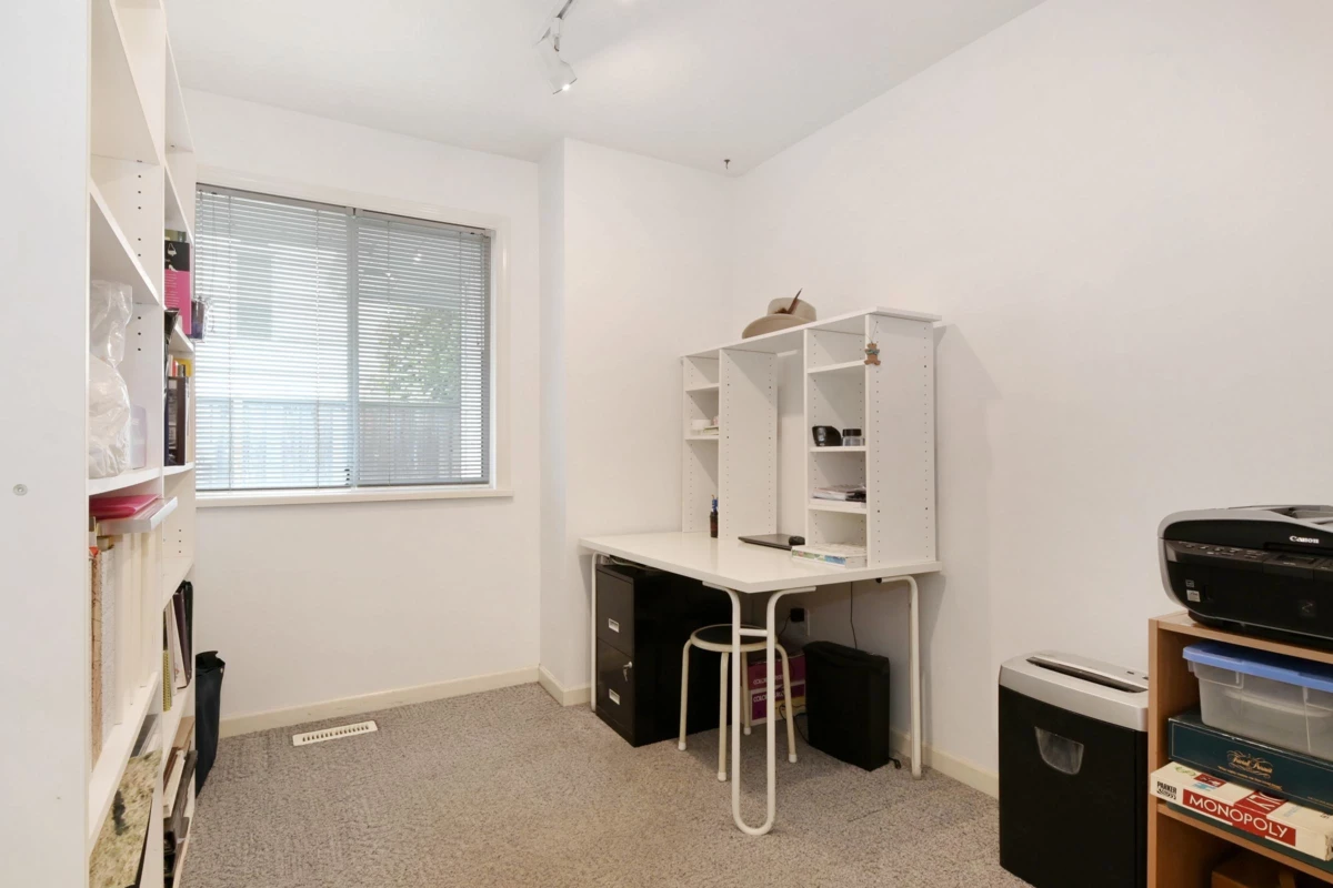 Office / Den Photo of 6175 191 Street, Surrey, BC