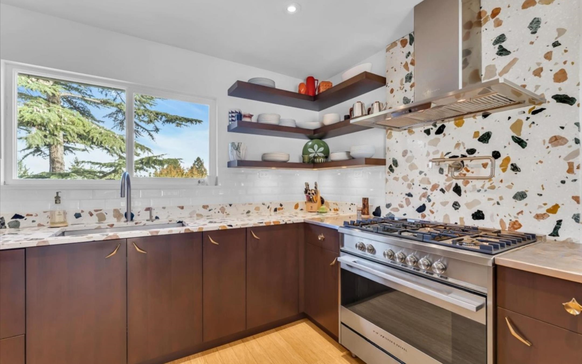 Breakfast Nook Photo of 5065 Wilson Drive, Tsawwassen, BC