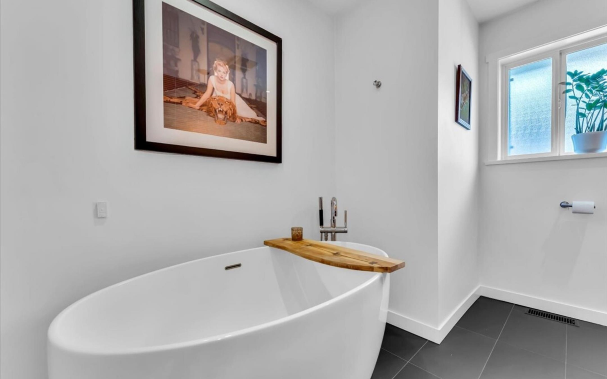 Entry Foyer Photo of 5065 Wilson Drive, Tsawwassen, BC