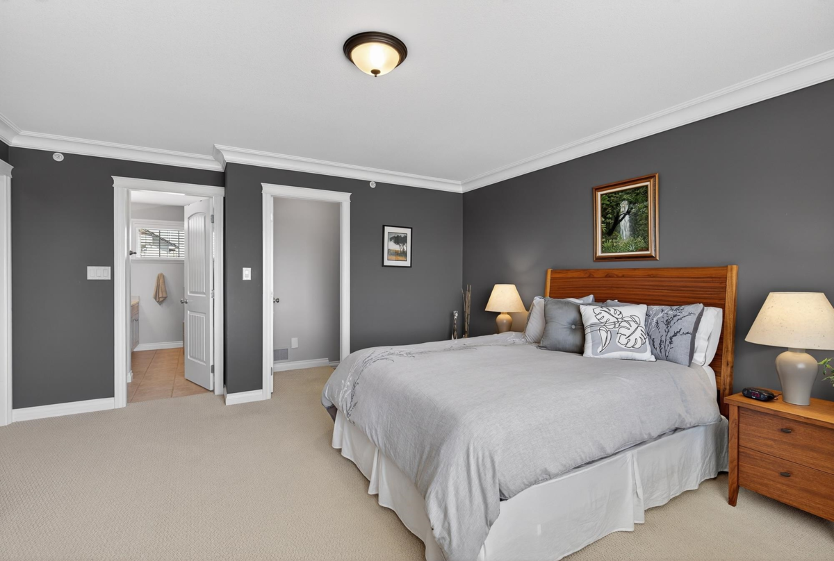 Entry Foyer Photo of 16 36260 Mckee Road, Abbotsford, BC