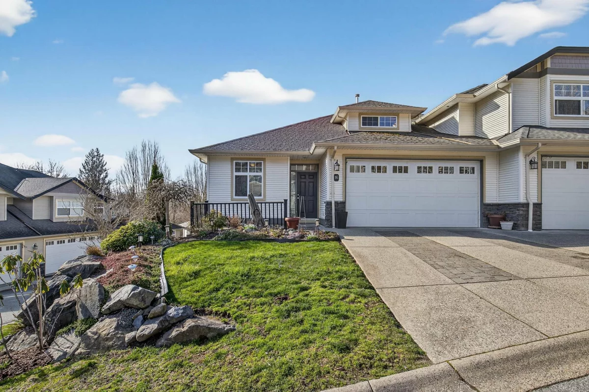 Living Room Photo of 16 36260 Mckee Road, Abbotsford, BC
