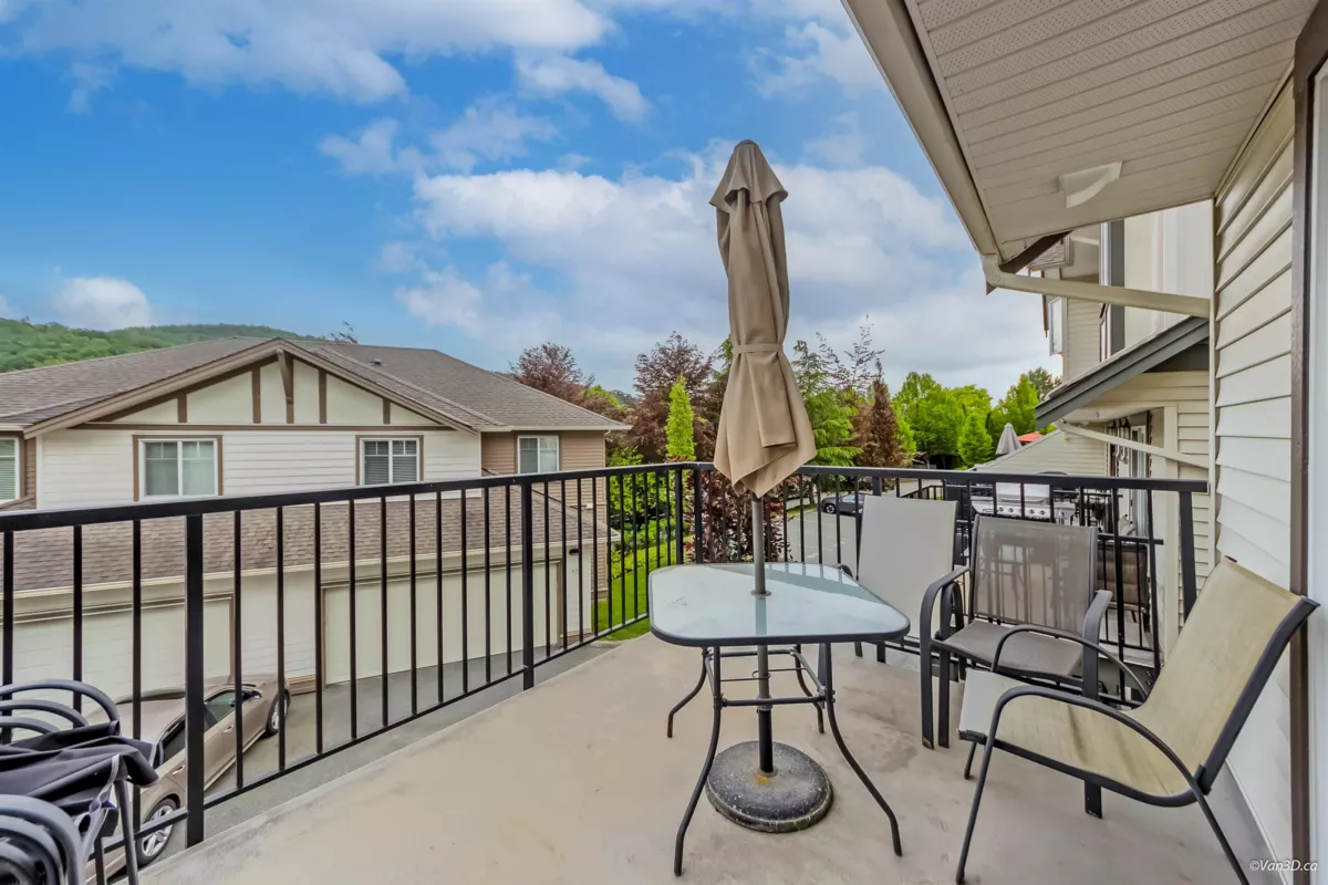 Entry Foyer Photo of 58 4401 Blauson Boulevard, Abbotsford, BC
