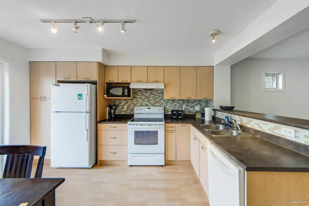 Pantry Photo of 58 4401 Blauson Boulevard, Abbotsford, BC