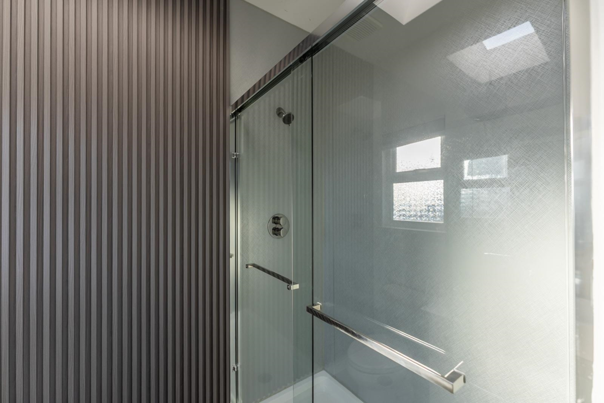 Primary Bathroom Photo of 6586 Nanaimo Street, Vancouver, BC