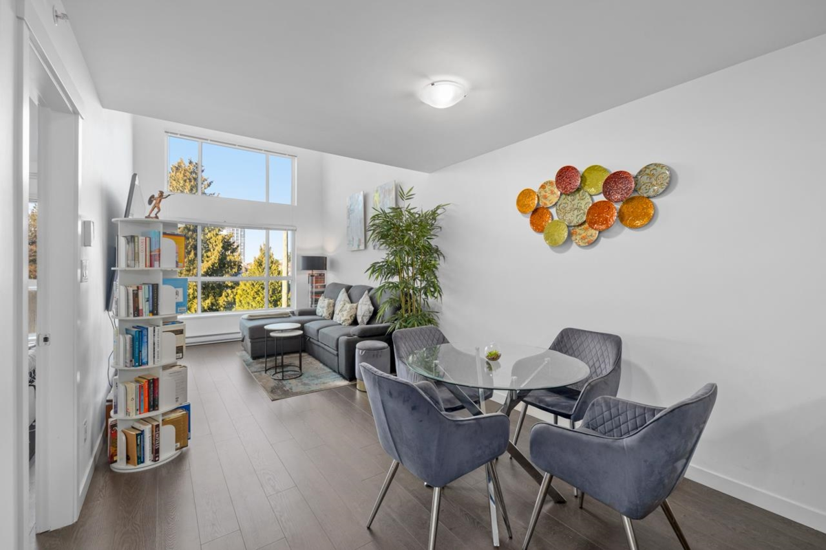 Family Room Photo of 405 10688 140 Street, Surrey, BC