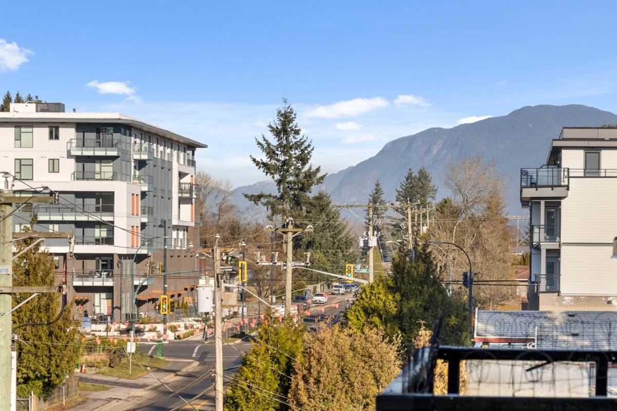 Laundry Room Photo of 405 10688 140 Street, Surrey, BC