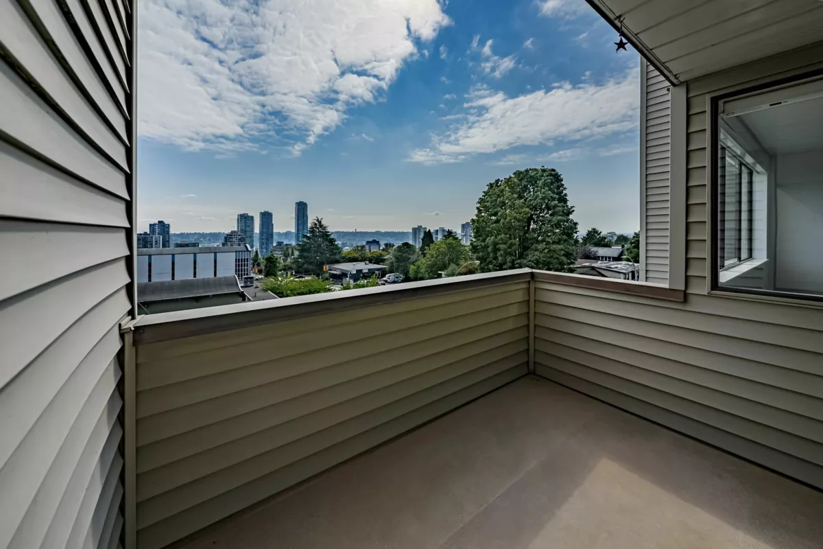 Laundry Room Photo of 302 225 Sixth Street, New Westminster, BC