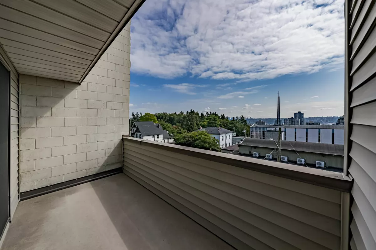 Swimming Pool Photo of 302 225 Sixth Street, New Westminster, BC