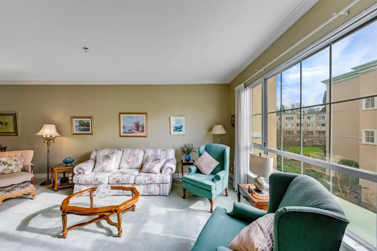 Dining Area Photo of 315 2985 Princess Crescent, Coquitlam, BC