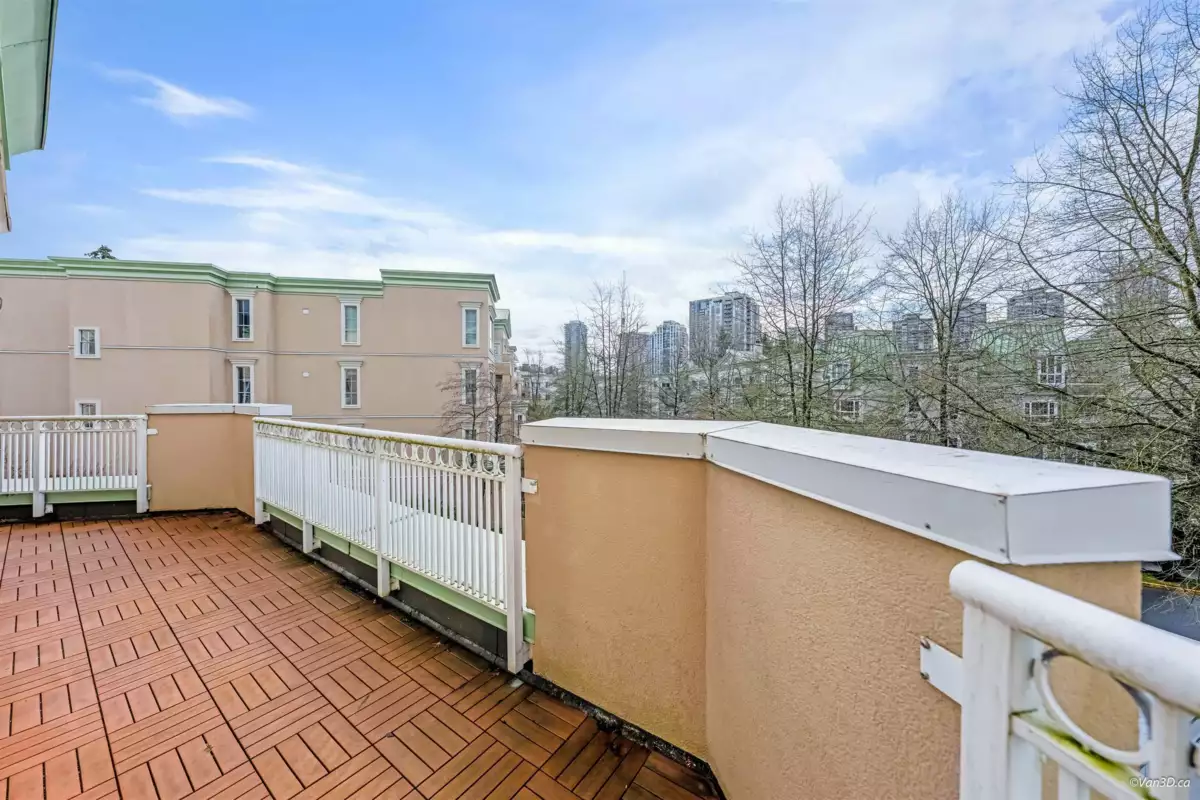 Garden / Landscaping Photo of 315 2985 Princess Crescent, Coquitlam, BC