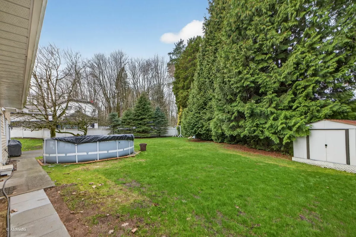 Backyard Photo of 13747 63a Avenue, Surrey, BC