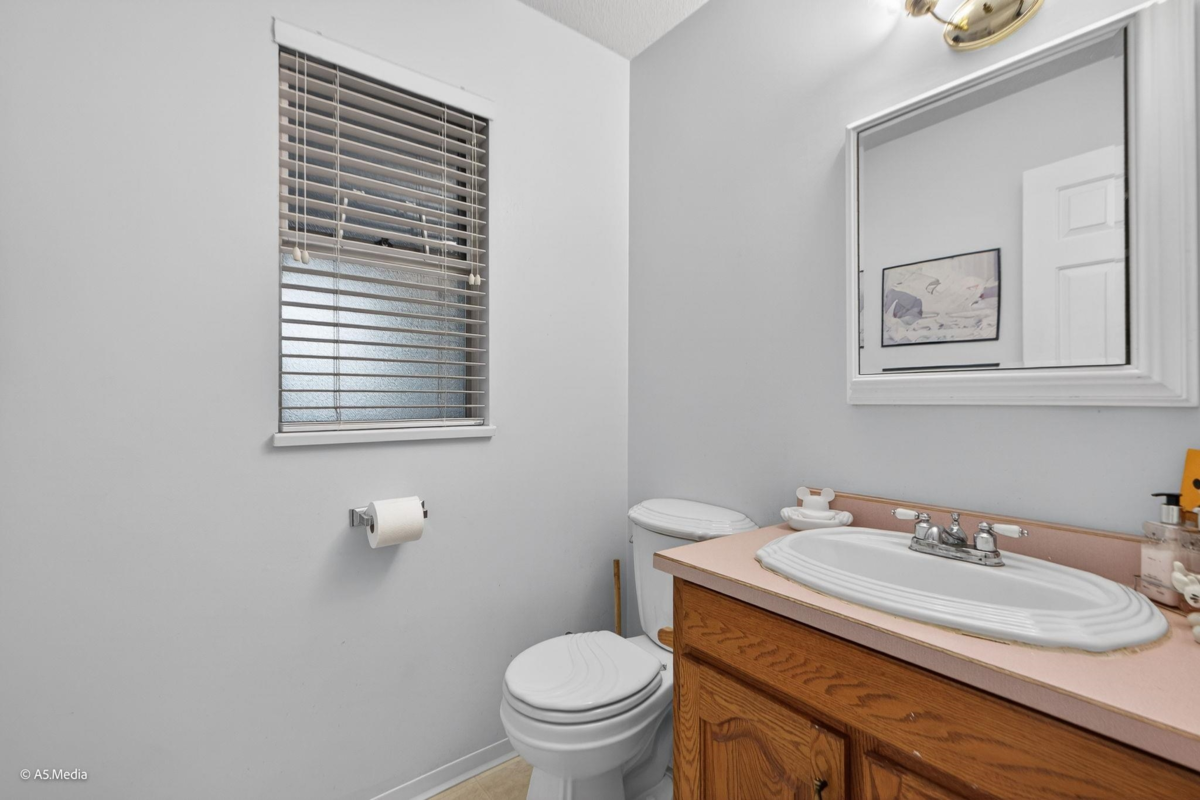 Basement Recreation Room Photo of 13747 63a Avenue, Surrey, BC